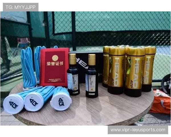 网球场馆提供家庭陪练优惠卡推动亲子训练，网球馆会员一年多少钱